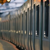 逆方向の電車に乗って“見知らぬ無人駅”に…携帯の充電は切れかけ、終電も行ってしまった！？…→大ピンチの中、見知らぬ人の優しさに救われた！