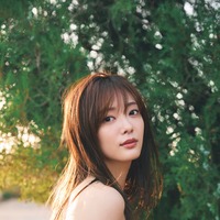 田村保乃 2nd写真集「隣の席になりたい」通常版裏表紙／撮影：三瓶康友