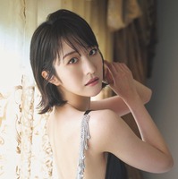 元櫻坂46土生瑞穂、美背中輝くバックショット “グループ卒業後初”「週プレ」表紙登場