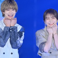 小川史記、秋元真夏（C）モデルプレス