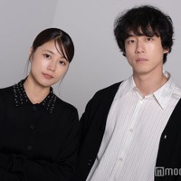 モデルプレスのインタビューに応じた有村架純、坂口健太郎（C）モデルプレス