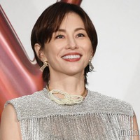 遠藤憲一との軽快なやりとりで沸かせた米倉涼子（C）モデルプレス