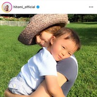 hitomi、長男の10歳バースデーを報告！思い出SHOTにファンほっこり「ママ今と変わらない」「幸せなだっこ写真」