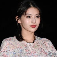 出口夏希、色白美脚輝く 個性派チュニック着こなし【CHANEL AND CINEMA - TOKYO LIGHTS】