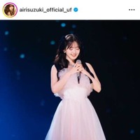 「リアル天使」鈴木愛理、中国の年越しフェスでの可憐なドレスSHOTに反響「ハートを撃ち抜かれました」