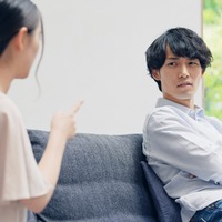 「会社辞めてきた」ずっと家でゴロゴロしている夫を捨てたい！52歳女性の決断は（前編）