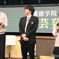 Wi-Fiのように並ぶ八村倫太郎、山下幸輝、矢吹奈子（C）モデルプレス