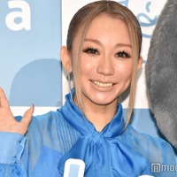 ワンレンヘアの倖田來未（C）モデルプレス