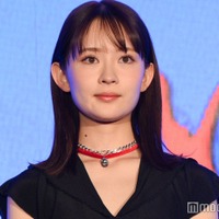 渡辺翔太から「風のように帰っていた」と帰りが早いことをツッコまれる畑芽育（C）モデルプレス