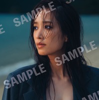 「日向坂46佐々木久美1st写真集」撮影／藤原宏