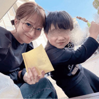 第5子妊娠中の辻希美、三男との“幸せ”休満喫SHOTを公開「時間に追われない休日が最高」