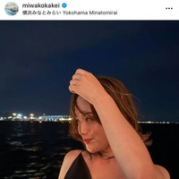 筧美和子、海風を感じるドレスSHOTに「すごくセクシーで綺麗」「どんどん美しくなっておりますね」の声