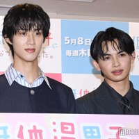 トーク中も仲の良さを見せていた曽野舜太、草川直弥（C）モデルプレス