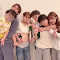 第5子妊娠中の辻希美、ふっくらお腹を見せた家族集合SHOT公開「幸せ過ぎる母の日でした」
