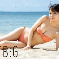 北野瑠華、南国の海をバックに眩しい美ボディを披露！相楽伊織は開放的なグラビアで魅せる