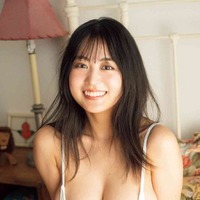 福井梨莉華、豊満バスト輝くビキニ姿「週刊FLASH」初登場で初表紙