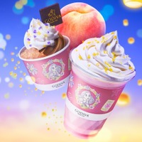（右から）ホワイトピーチ ショコリキサー、ソフトクリーム ピーチジュレ＆チョコレート（C）Disney