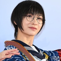 新しい学校のリーダーズ・SUZUKA、メガネ外したショットで雰囲気ガラリ「すごく新鮮」「目が綺麗」の声