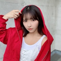 十味、豊満バスト際立つピンクビキニショットに反響「スタイル抜群」「激かわ」