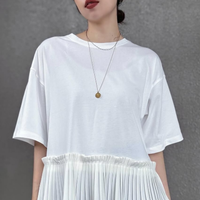 技アリ白Ｔでさりげなくお腹をカムフラージュ。Ｔシャツインの着こなしに抵抗がある人、必見です【40代の毎日コーデ】