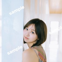 楽天ブックス限定ポストカード「鈴花サーキット」撮影／峠雄三（C）光文社
