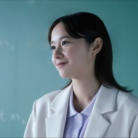堀田真由「僕達はまだその星の校則を知らない」（C）カンテレ