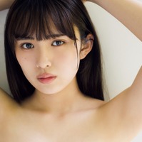 シャルロット日比谷萌甘、美谷間くっきり「ヤンマガ」ソログラビア初登場