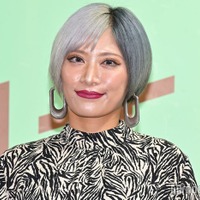ぱーてぃーちゃん信子、7年前の水着ショットに反響「茶髪新鮮」「可愛い」