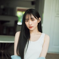乃木坂46川崎桜、タンクトップ姿で素肌輝く “プク顔”も披露