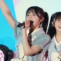秋山由奈【写真：竹内みちまろ】