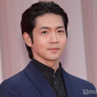 松下洸平、結婚後初の公の場 報道陣からの問いかけに笑顔