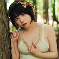 根本凪、肉感たっぷりの美ボディに釘付け！セクシーな“異世界物語の主人公”に変身