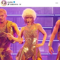 「これぞayu」浜崎あゆみ、金髪×美ボディが映える！圧巻の『a-nation』SHOTにファン悶絶「最強で最高のQueen」