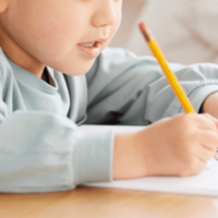 【祖父母の家で…】文字を練習する4歳の孫　自由帳を見た瞬間⇒まさかの内容に「うるっとした」「うちの子になっちゃうか？」