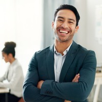 「アメリカ人ビジネスマンのコミュニケーション術です」東大生が力説。仕事で良好な人間関係を築くための、一見「それあり？」意外な手法とは