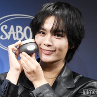 大きな瞳で「綺麗に撮ってください」と記者にお願いする大西流星（C）モデルプレス