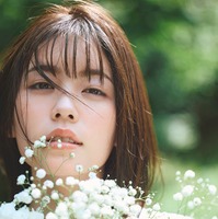 小芝風花カレンダー2026「Flower」（2025年12月12日発売）（C）マガジンハ ウス