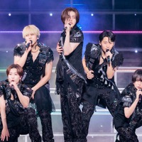 KEY TO LIT、結成半年で初のアリーナツアー開催 巨大オブジェ・宙吊り…ド派手演出多数＆“嵐メドレー”で魅せた伝統継承の思いも【WAKE UP THE FOOL】