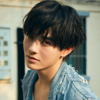 前田拳太郎、自身初のカレンダー発売決定！上海と宮古島を舞台にエモーショナルな美麗カット連発