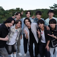 （前列左から）菊池風磨、松島聡、山下智久、佐藤勝利、猪俣周杜（後列左から）寺西拓人、橋本将生、原嘉孝、篠塚大輝（C）フジテレビ