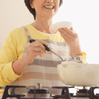 娘に家事の途中で話しかけられイライラ。料理中の祖母に娘が話しかけると⇒祖母の包容力に「やっぱりすごいな」