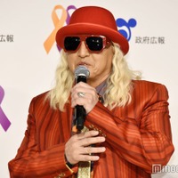 DJ KOO、豪華ケーキで娘の誕生日祝福 家族3ショットに「素敵なファミリー」「笑顔がそっくり」の声