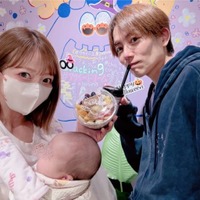 「親も胸痛い」辻希美、生後2ヶ月次女の“初めての”予防接種を報告＆親子3SHOTも公開