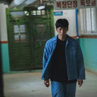 「捏造された都市」(C)2025 Disney and its related entities