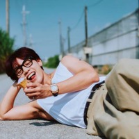 THE RAMPAGE神谷健太、逞しい二の腕にドキドキ！初の写真集は「光と影」をテーマに素の魅力が光る