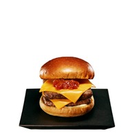 黒毛和牛のダブルチーズバーガー（提供写真）