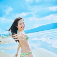NGT48大塚七海、弾ける笑顔＆美ヒップが眩しい水着SHOT披露！等身大でナチュラルな魅力が光る