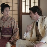 高石あかり、トミー・バストウ「ばけばけ」第32話（C）NHK