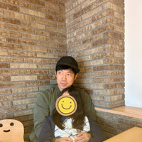 東貴博、10歳長女と“同じ場所・ポーズ”で思い出を再現！エモSHOTに反響「いいですね」「幸せなひととき」