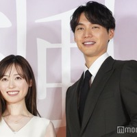 福士蒼汰＆福原遥、腕組みでジャパンプレミア登壇 福原は「初出し」の秘密告白【楓】